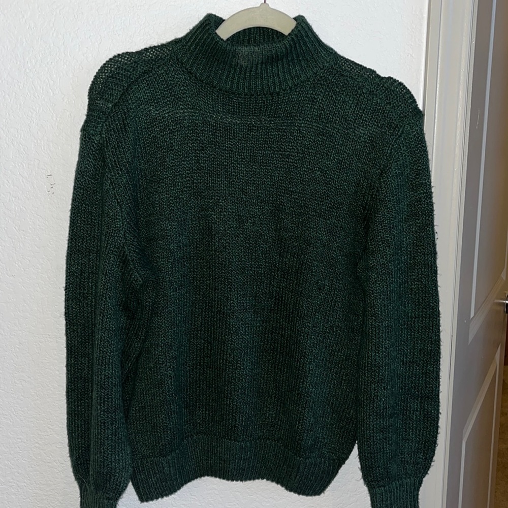 Green high neck sweater